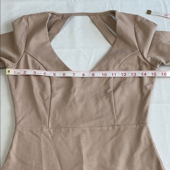 🌟🌟SOLD🌟🌟FASHION NOVA nude V-neck dress cut out shoulders S - Picture 12 of 13